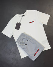 Load image into Gallery viewer, T-shirt