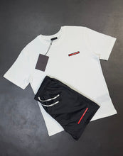 Load image into Gallery viewer, T-shirt