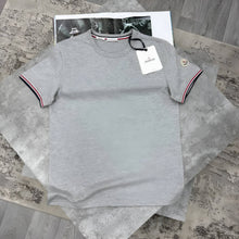 Load image into Gallery viewer, T-shirt