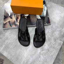 Load image into Gallery viewer, Slipper