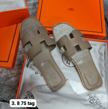 Load image into Gallery viewer, Slipper