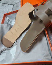 Load image into Gallery viewer, Slipper