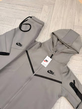 Load image into Gallery viewer, Tracksuit boy