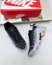 Load image into Gallery viewer, Shoes