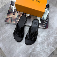 Load image into Gallery viewer, Slipper