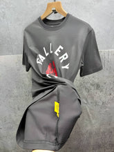 Load image into Gallery viewer, T-shirt
