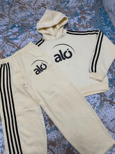 Load image into Gallery viewer, Tracksuit women