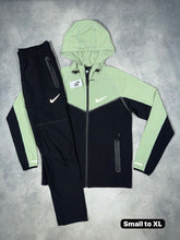 Load image into Gallery viewer, Tracksuit