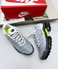 Load image into Gallery viewer, Shoes