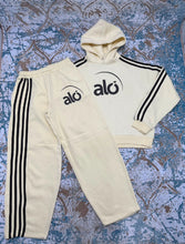 Load image into Gallery viewer, Tracksuit women