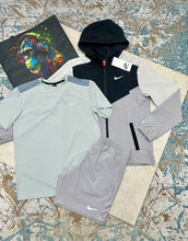 Load image into Gallery viewer, T-shirt