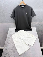 Load image into Gallery viewer, T-shirt