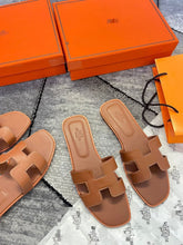 Load image into Gallery viewer, Slipper