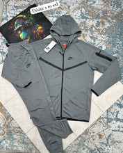 Load image into Gallery viewer, Tracksuit men