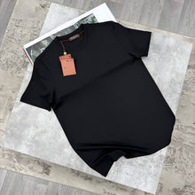 Load image into Gallery viewer, T-shirt