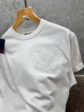 Load image into Gallery viewer, T-shirt