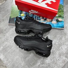 Load image into Gallery viewer, Shoes