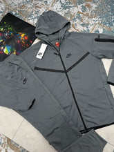 Load image into Gallery viewer, Tracksuit men