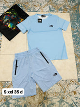 Load image into Gallery viewer, Tshirt
