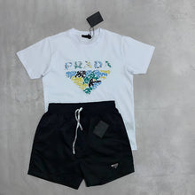 Load image into Gallery viewer, T-shirt