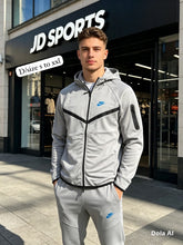 Load image into Gallery viewer, Tracksuit men