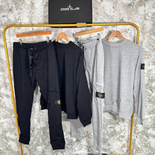 Load image into Gallery viewer, Tracksuit