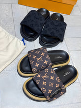 Load image into Gallery viewer, Slipper