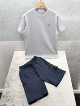 Load image into Gallery viewer, T-shirt