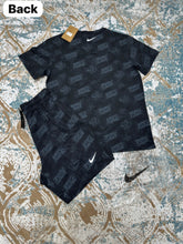 Load image into Gallery viewer, Tshirt