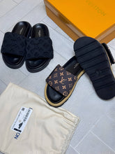 Load image into Gallery viewer, Slipper