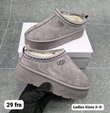 Load image into Gallery viewer, Slipper