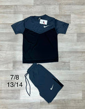 Load image into Gallery viewer, Tshirt