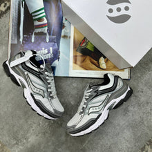 Load image into Gallery viewer, Shoes
