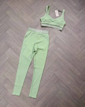 Load image into Gallery viewer, Tracksuit women