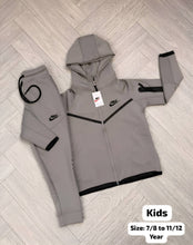 Load image into Gallery viewer, Tracksuit boy