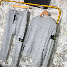 Load image into Gallery viewer, Tracksuit