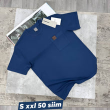 Load image into Gallery viewer, T-shirt