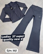 Load image into Gallery viewer, Tracksuit