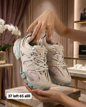 Load image into Gallery viewer, Shoes