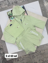 Load image into Gallery viewer, T-shirt