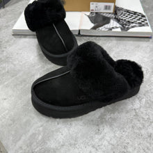 Load image into Gallery viewer, Slipper