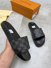 Load image into Gallery viewer, Slipper
