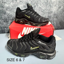 Load image into Gallery viewer, Shoes