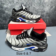 Load image into Gallery viewer, Shoes