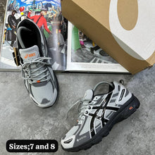 Load image into Gallery viewer, Shoes