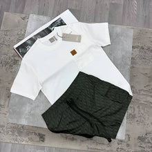 Load image into Gallery viewer, T-shirt