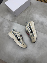 Load image into Gallery viewer, Shoes