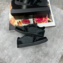Load image into Gallery viewer, Shoes