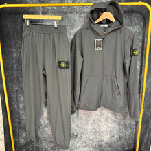 Load image into Gallery viewer, Tracksuit