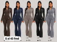Load image into Gallery viewer, Tracksuit